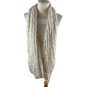 🌿4/$30🌿‎  BLUENOTES Ivory Knit Sparkle Infinity Scarf